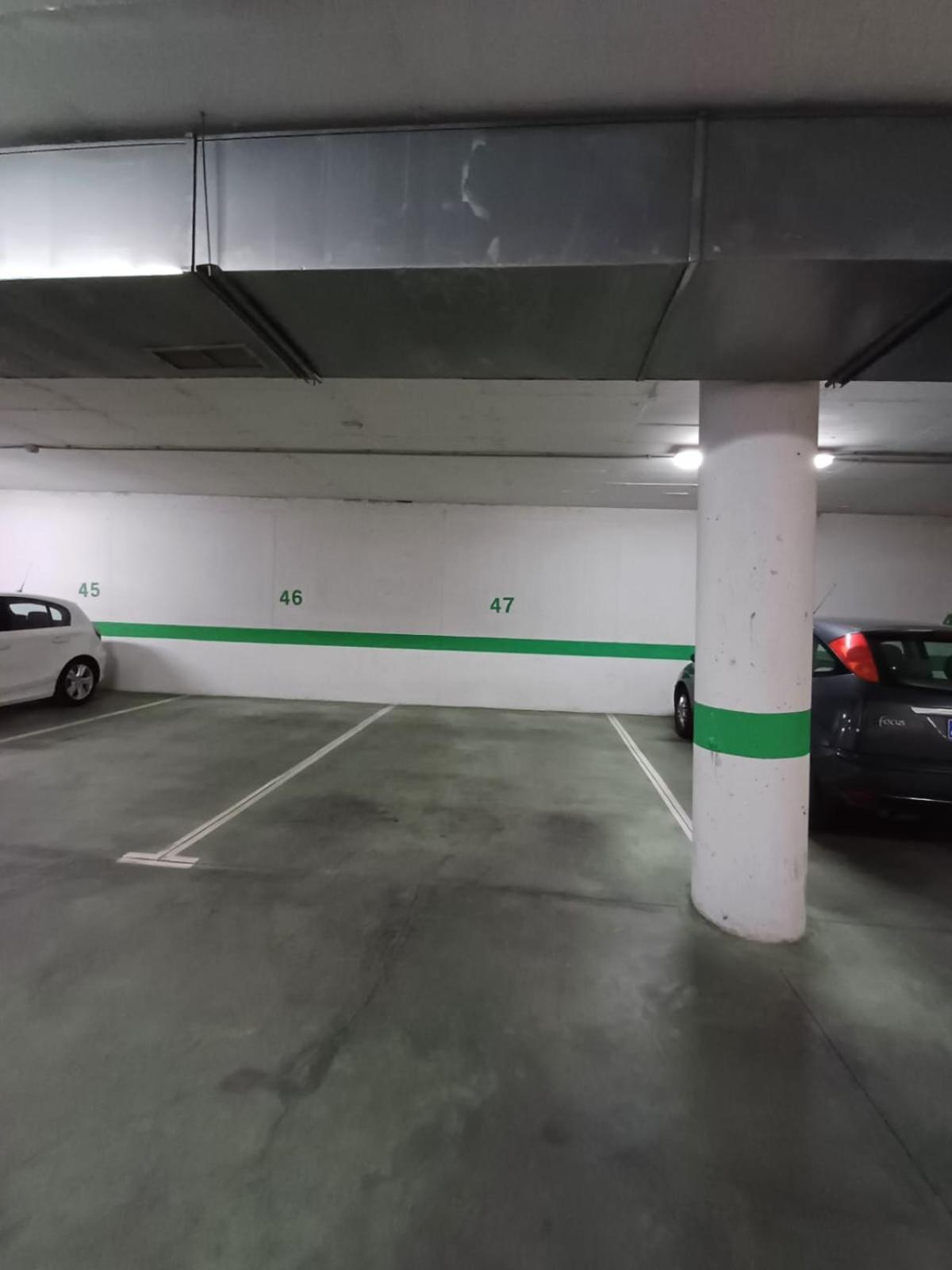 La Parada De Parking Apartment