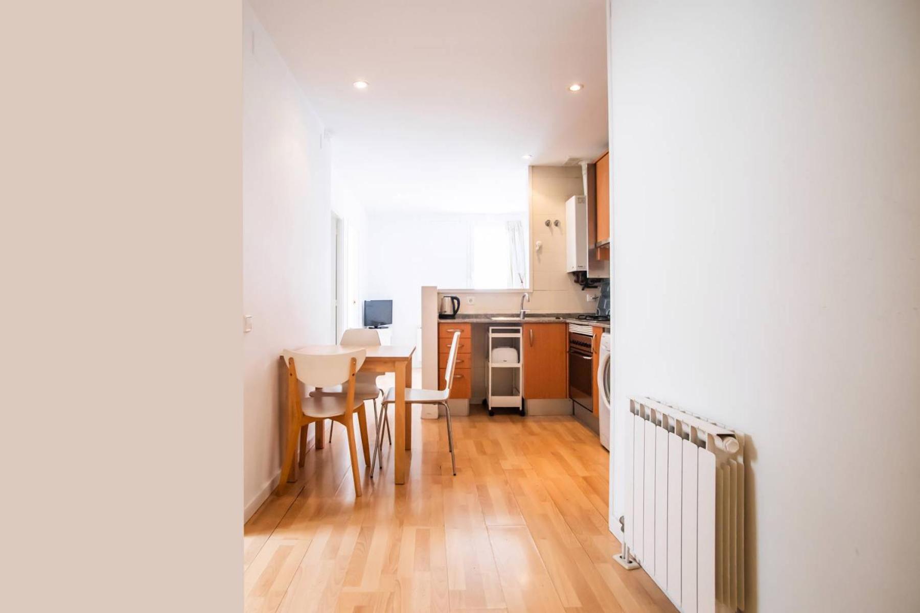 Apartment 23ptbg1090 - Beautiful 2br Near Sants Barcelona