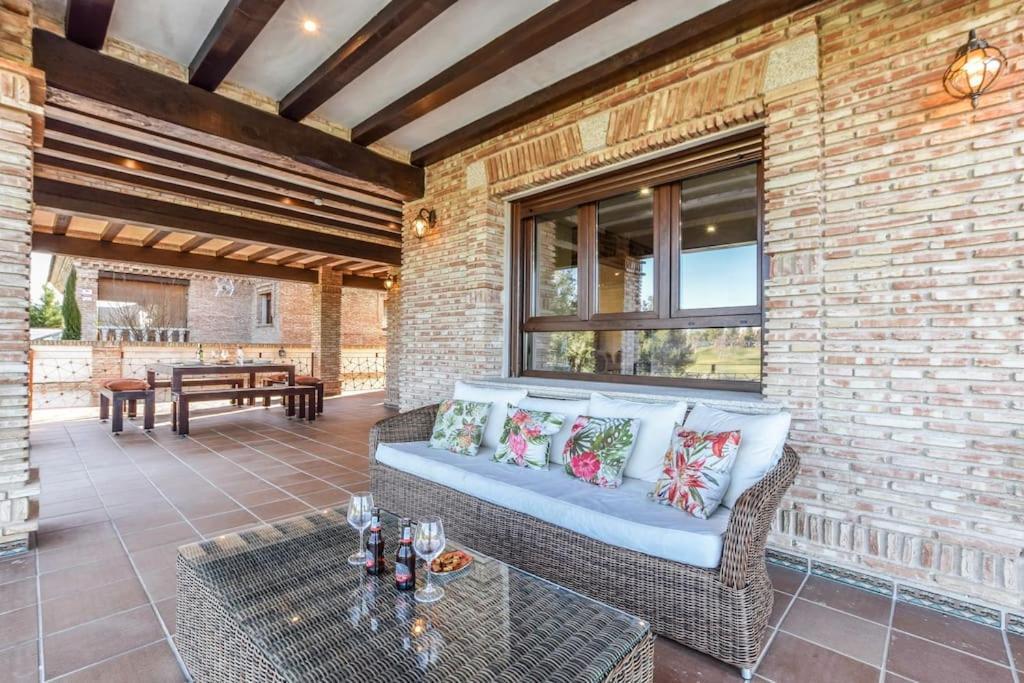 Villa Luxe Experience Toledo * Pool * Bbq * Billar Layos
