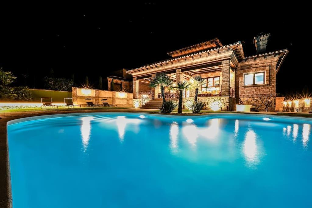Villa Luxe Experience Toledo * Pool * Bbq * Billar