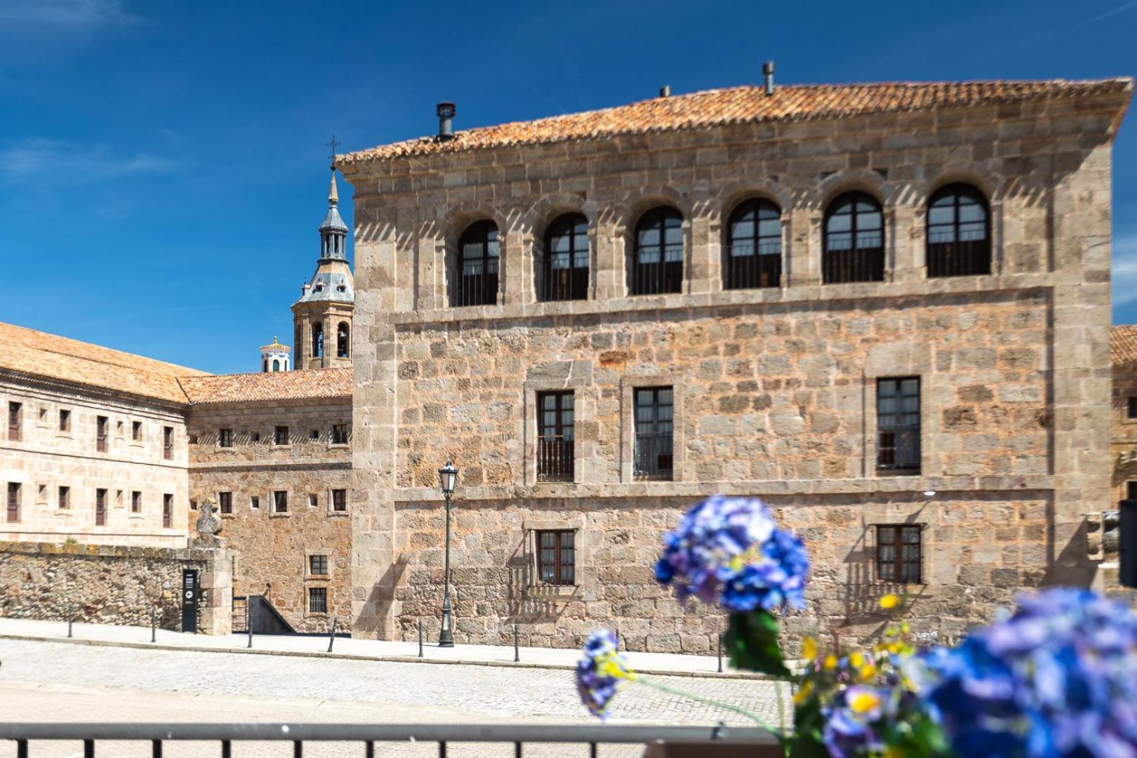 Del Monasterio De San Millan Hotel