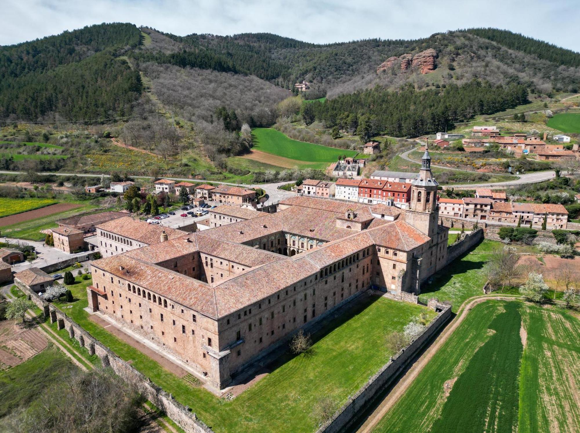 Hotel Del Monasterio De San Millan 4*