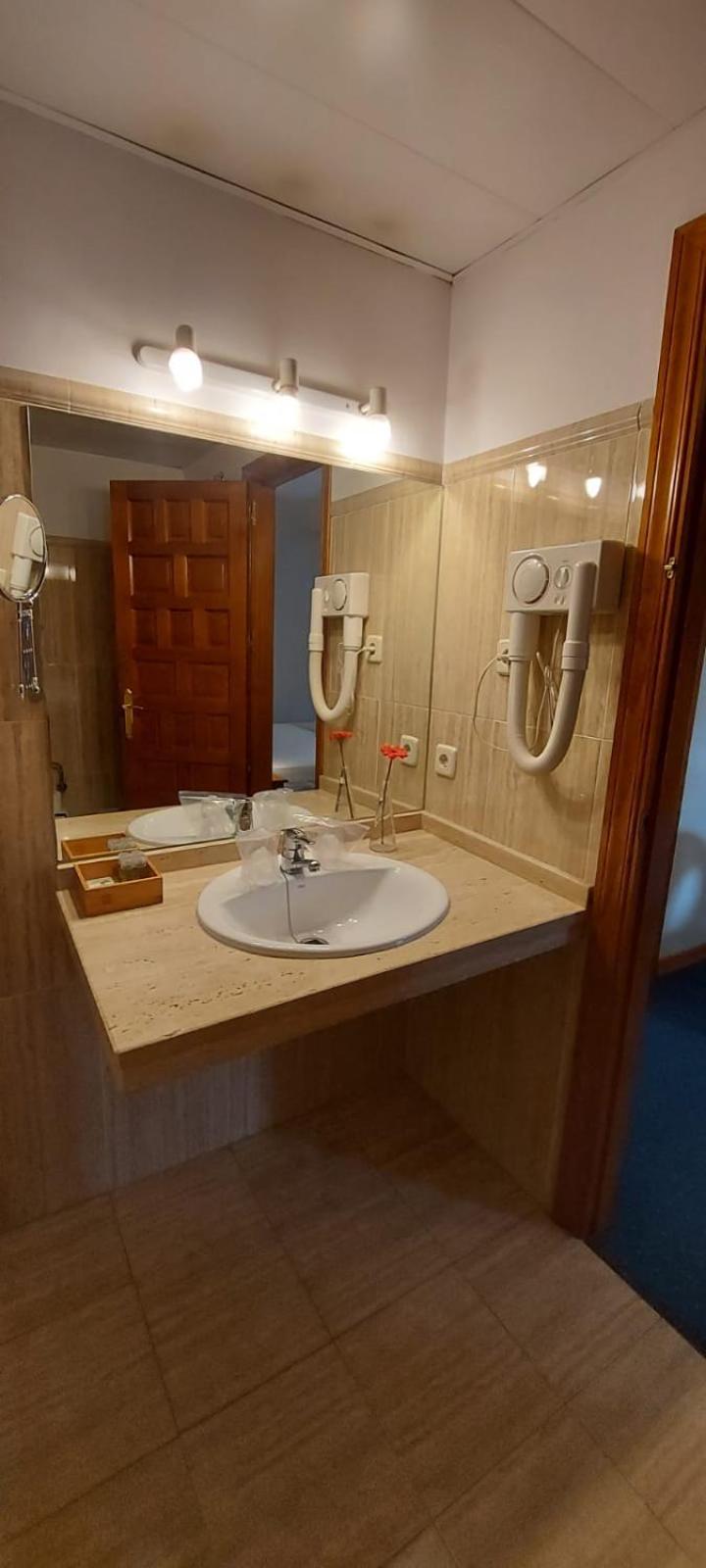Hotel Mairena Mairena De Alcor