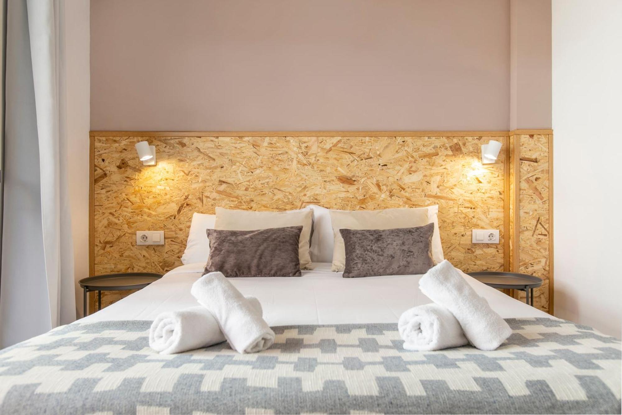Apartment Chic And Modern In Gracia