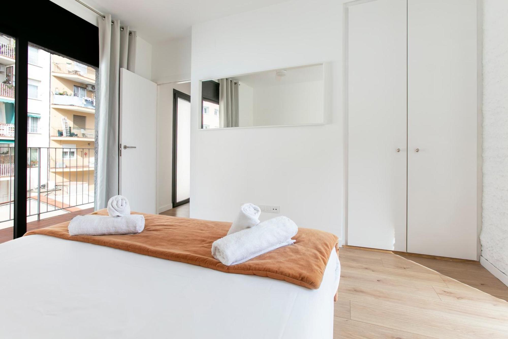 Apartment Chic And Modern In Gracia