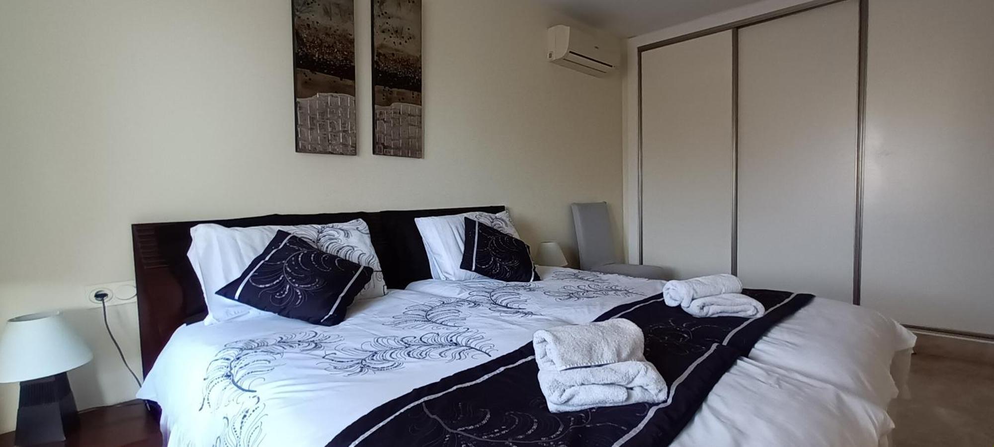Luxury In With Free Secure Parking Apartment