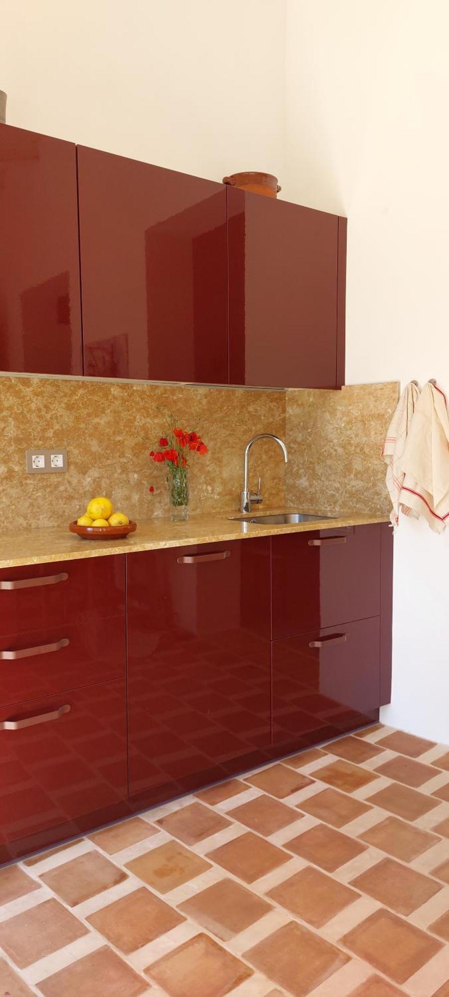Idayvuelta & With Private Pool Guest house