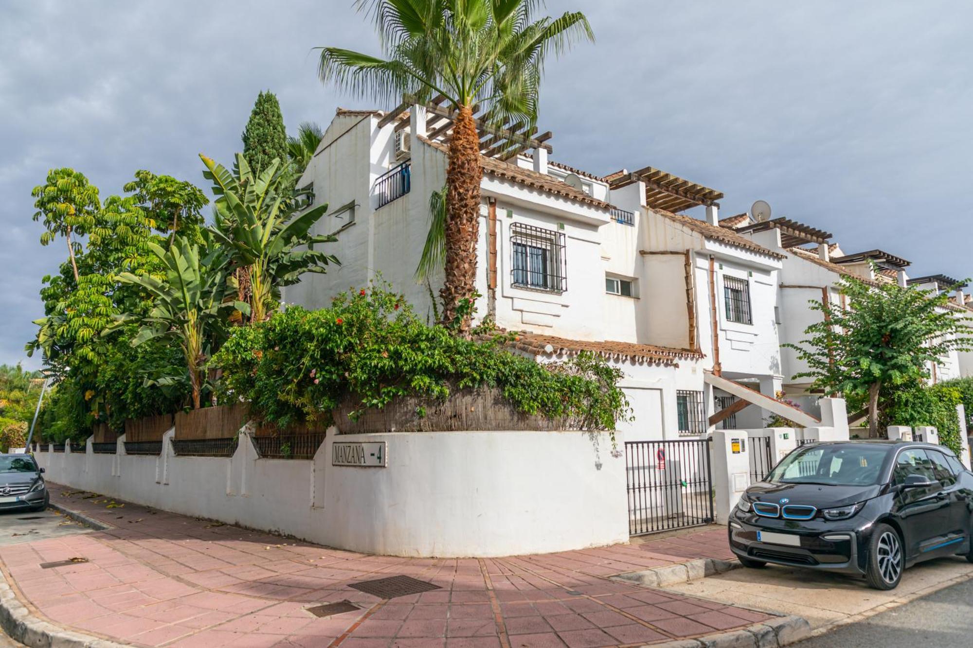 Сasa de vacaciones Covd 19 Free- Total Purified -design House Marbella- 3 Mn De Puerto Banus - Golden Mile - Tropical Garden&pool Marbella