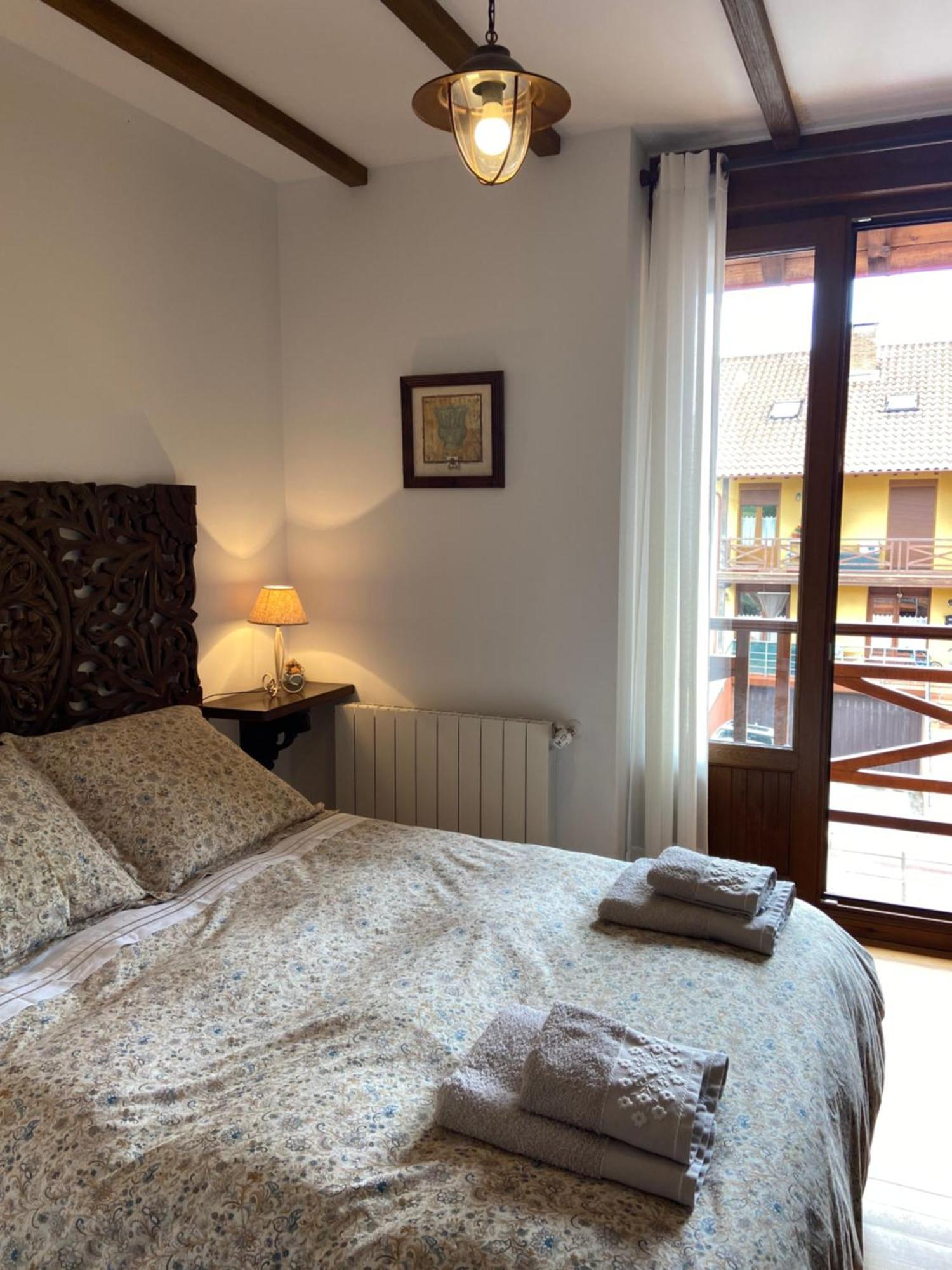 Precioso Junto A Potes Con Piscina-4 Hab,3 Banos Chalet