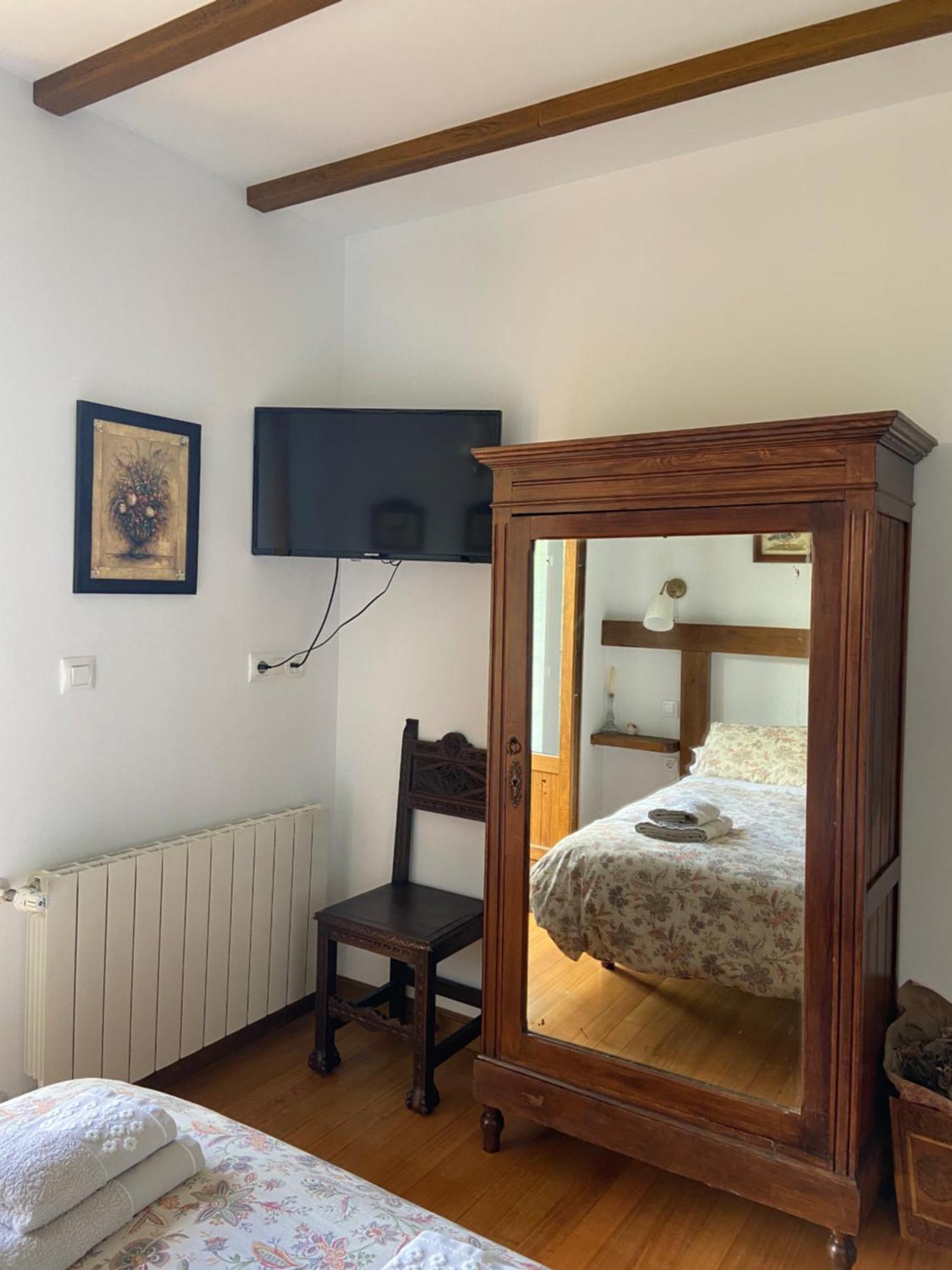 Chalet Precioso Junto A Potes Con Piscina-4 Hab,3 Banos *