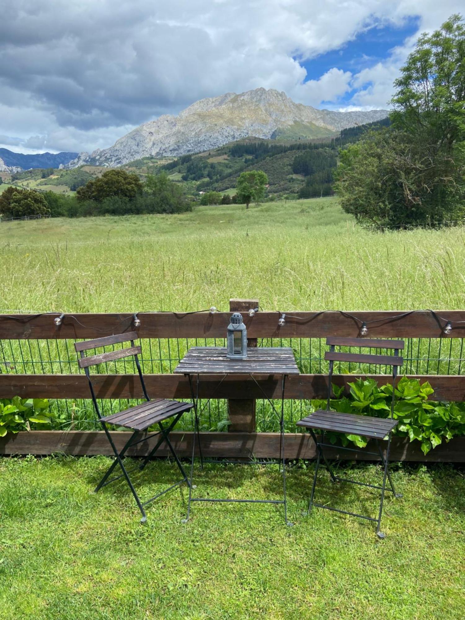 Precioso Junto A Potes-4 Hab,3 Baños, Piscina Chalet Ojedo