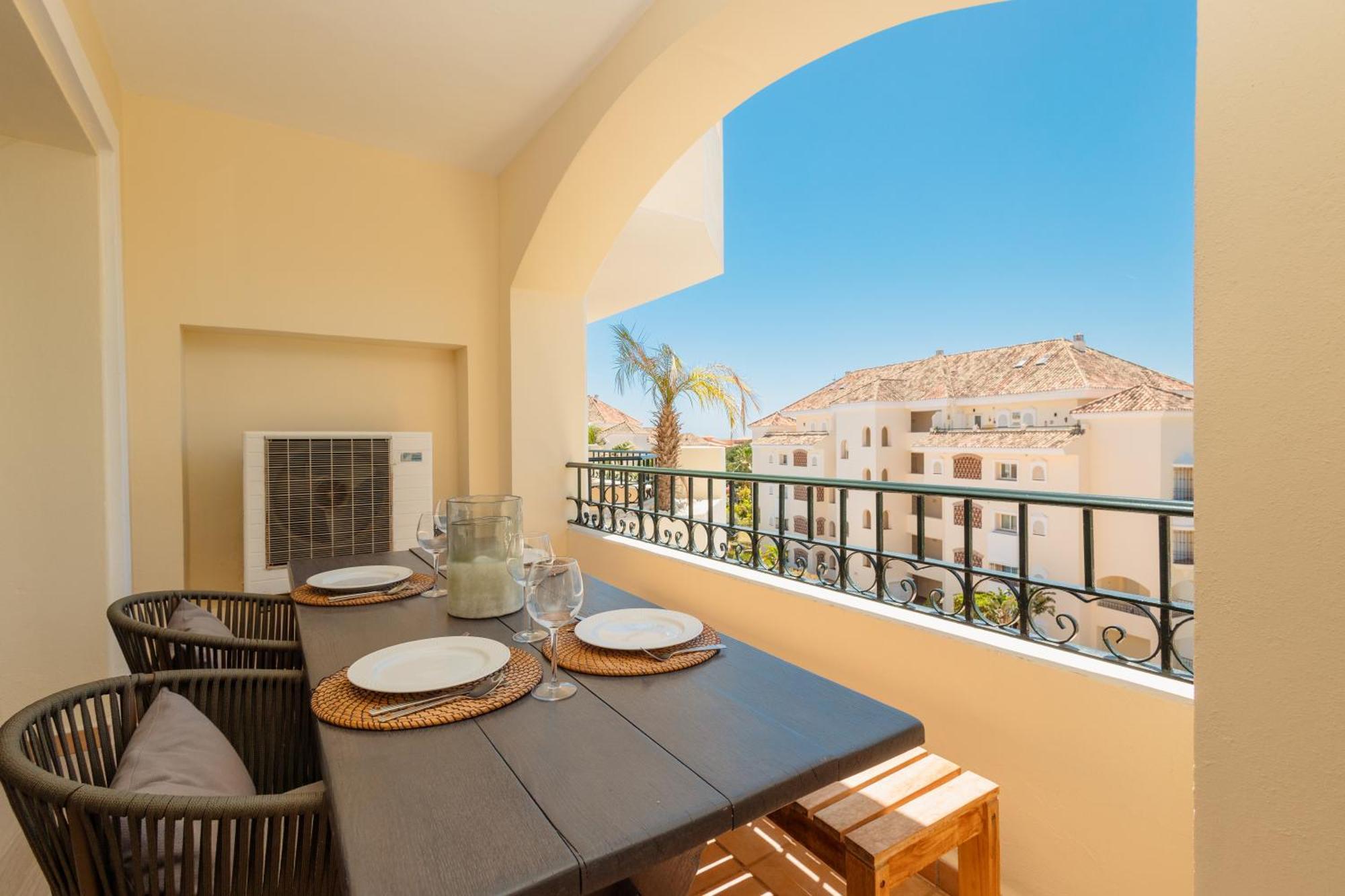 Apartamento With Direct Beach Access, In Hacienda Playa, Elviria