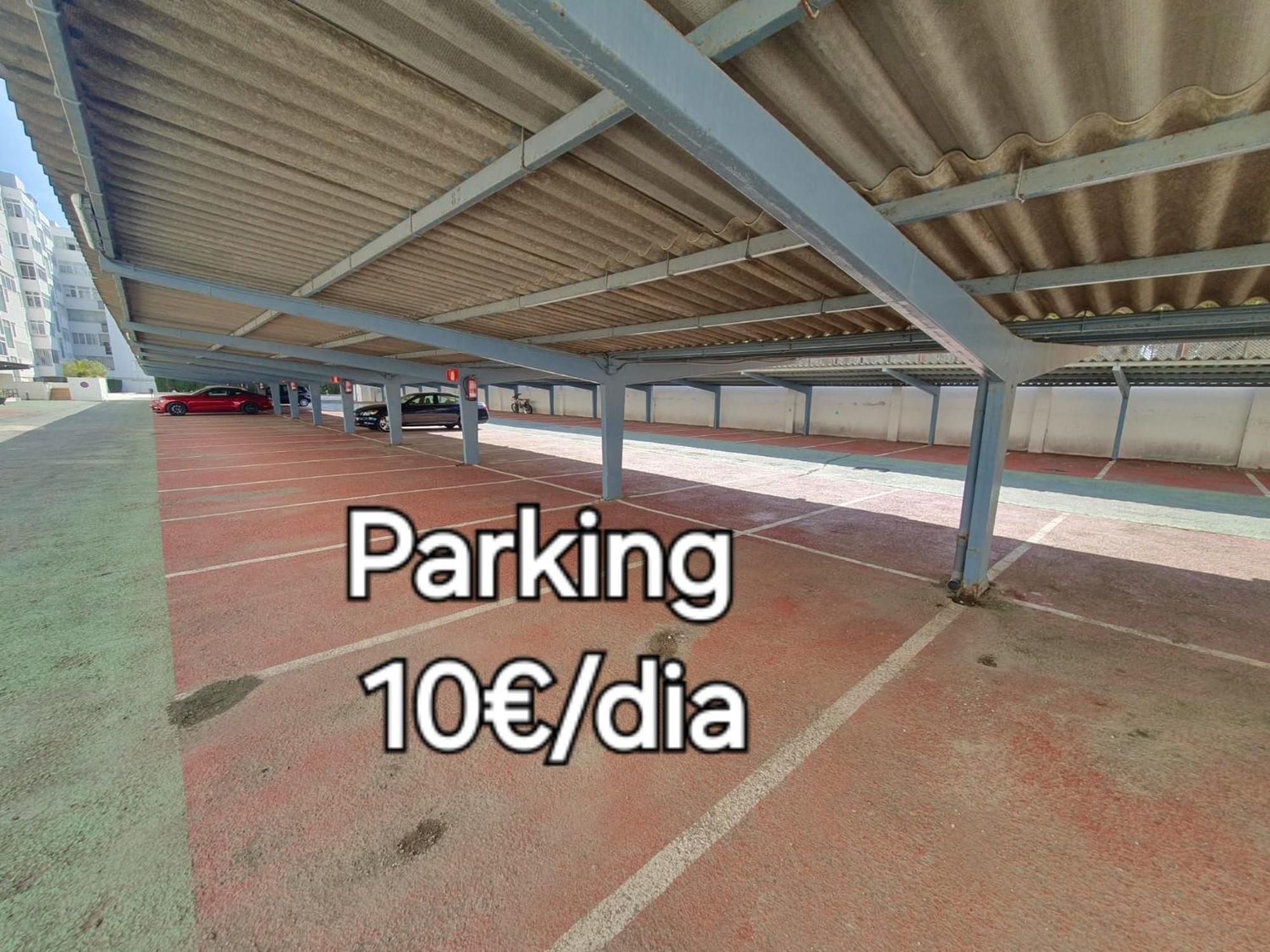 SALOU,Carrer de París, playa centro. Piscina. * Salou