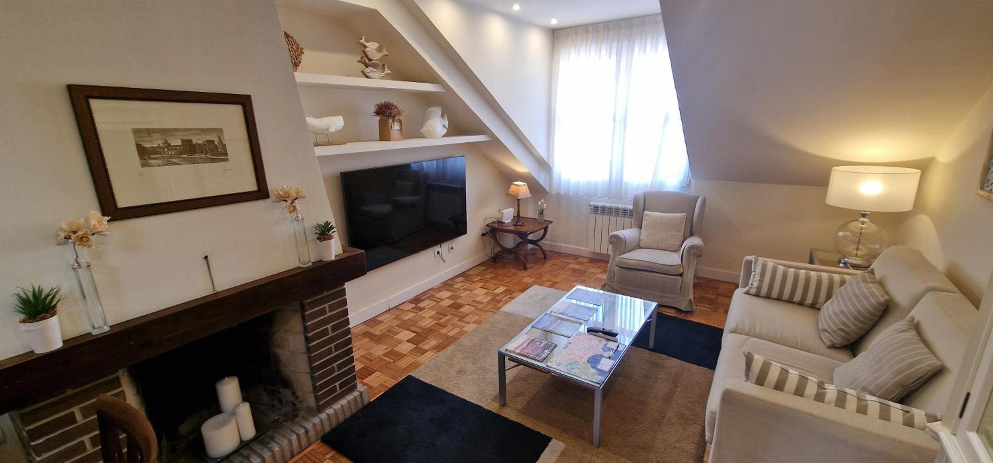 La Buhardilla De La Escalerona - 2 Hab - Vut-4354-as Apartamento Gijón