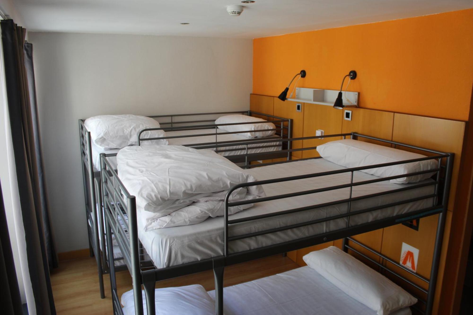 Hostal Mola! *