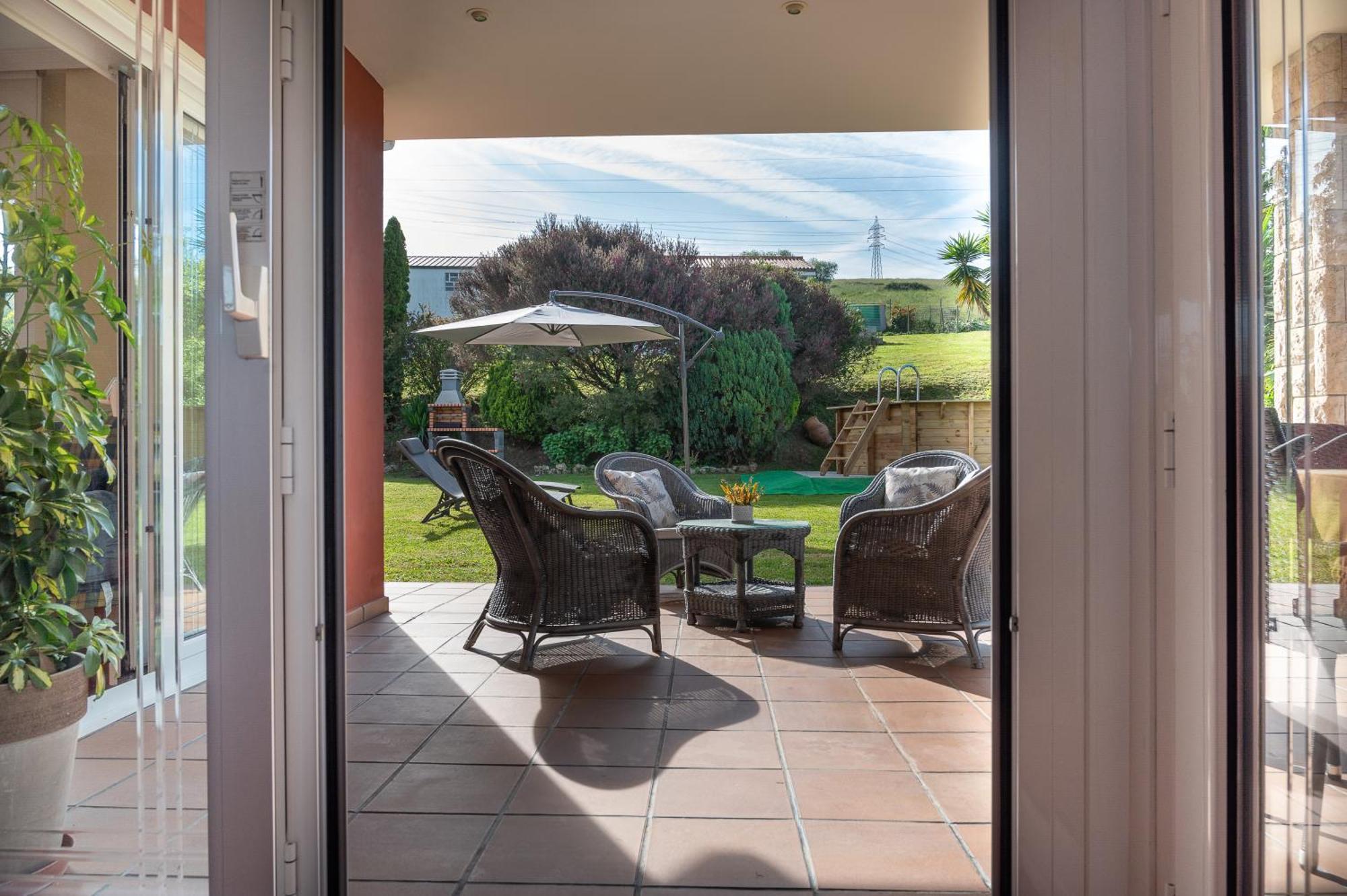 Entre Santander Y Cabarceno Con Piscina Holiday home