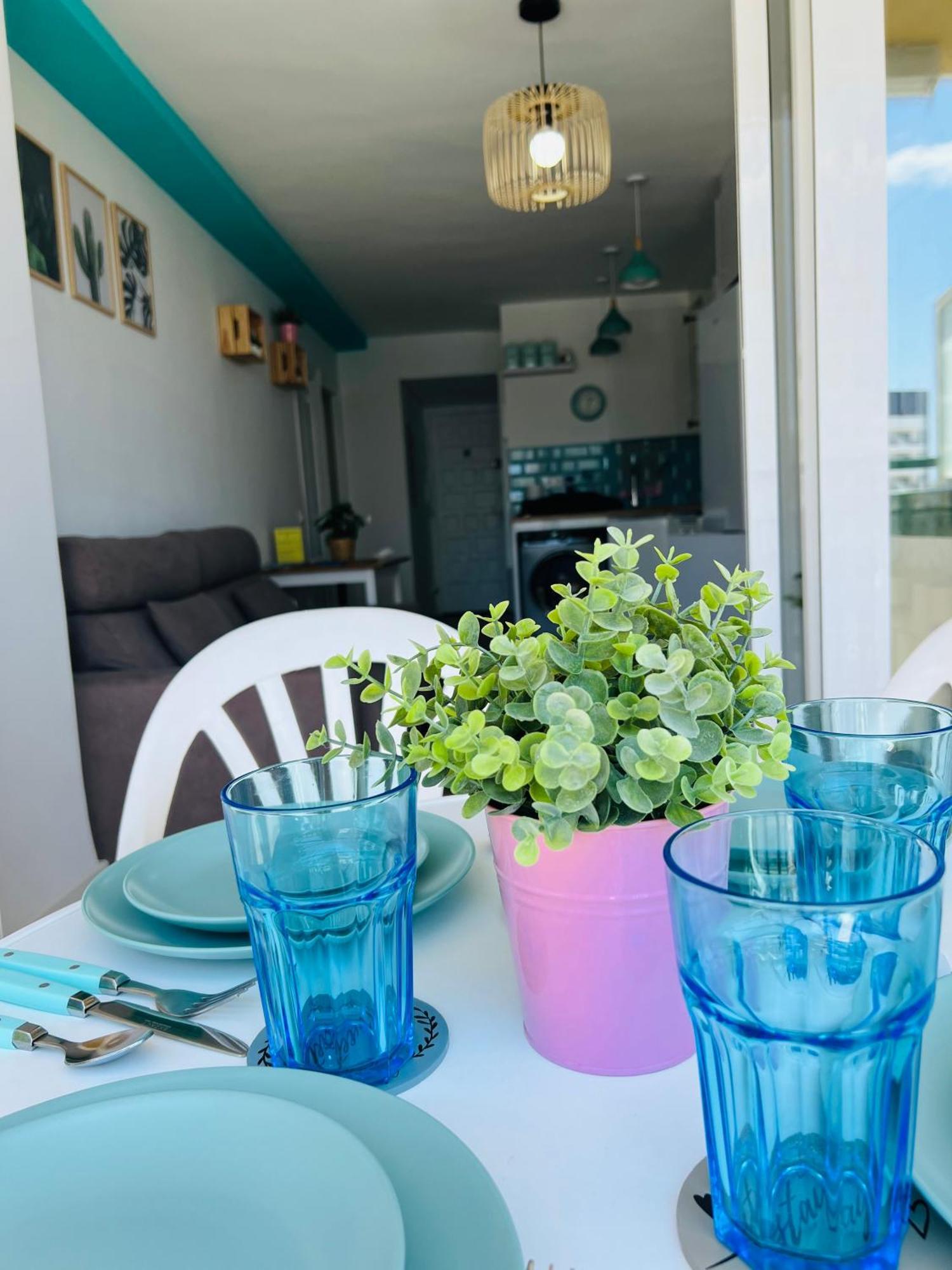Apartamento Nuevo Centrico En Primera Linea De Playa Con Vistas Al Mar, Piscina, Aire Acondicionado Y Wifi