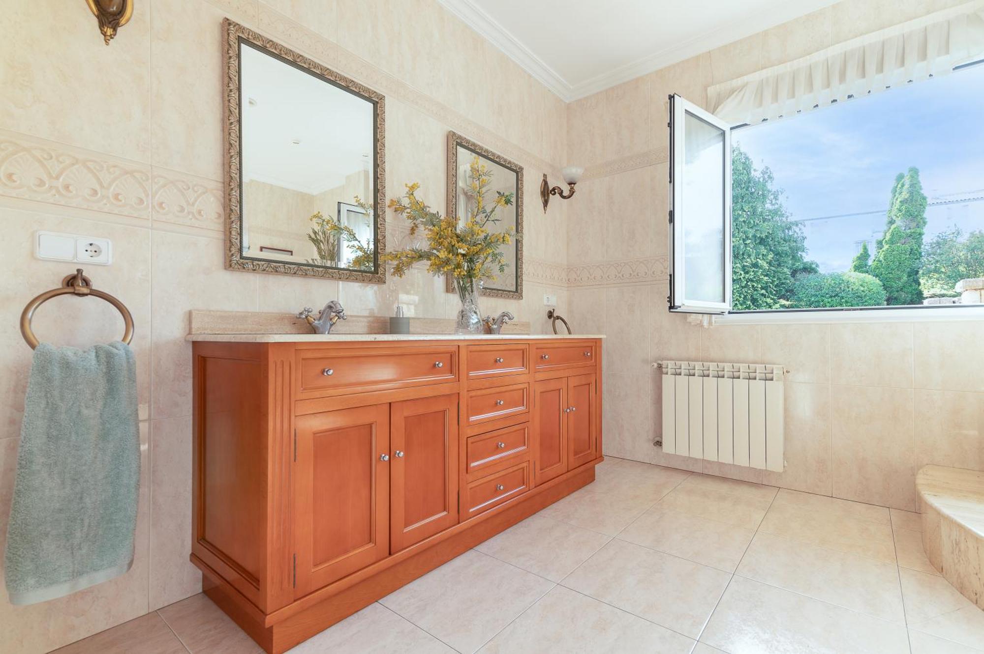 Entre Santander Y Cabarceno Con Piscina Holiday home Revilla De Camargo