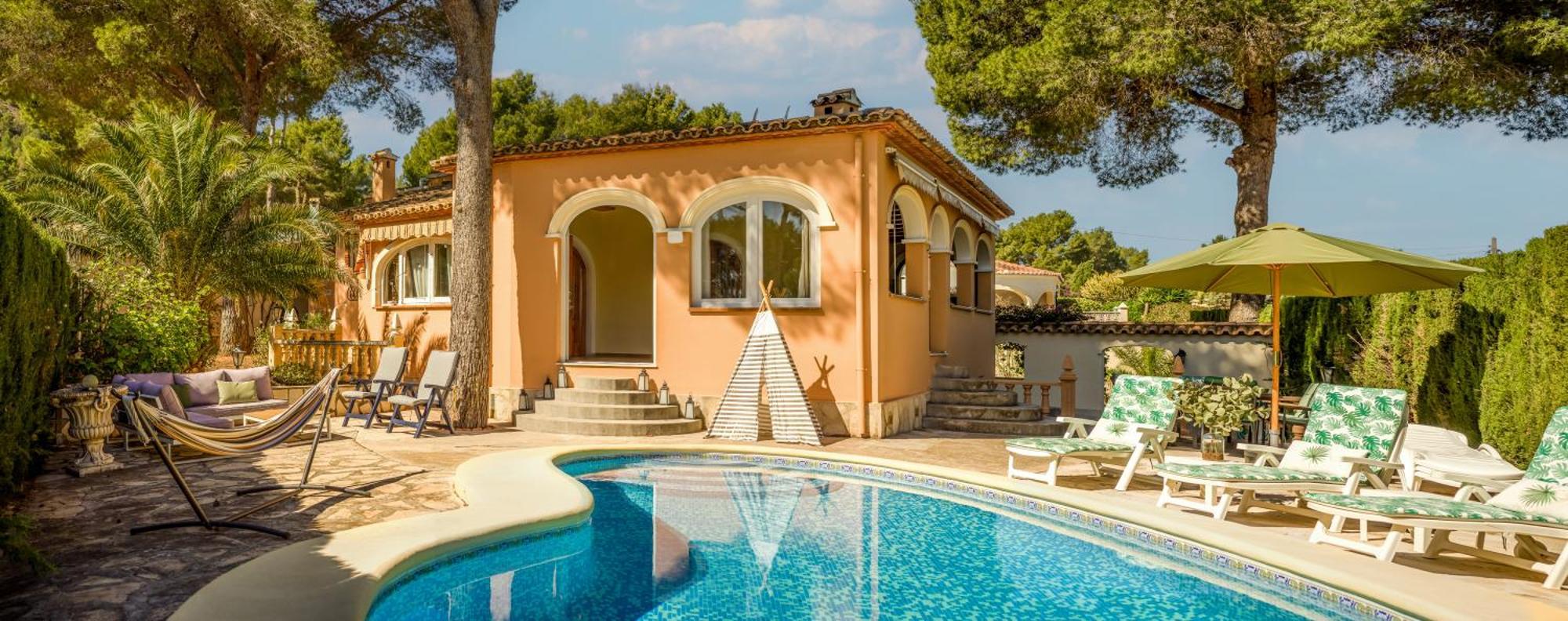 Villa De *
