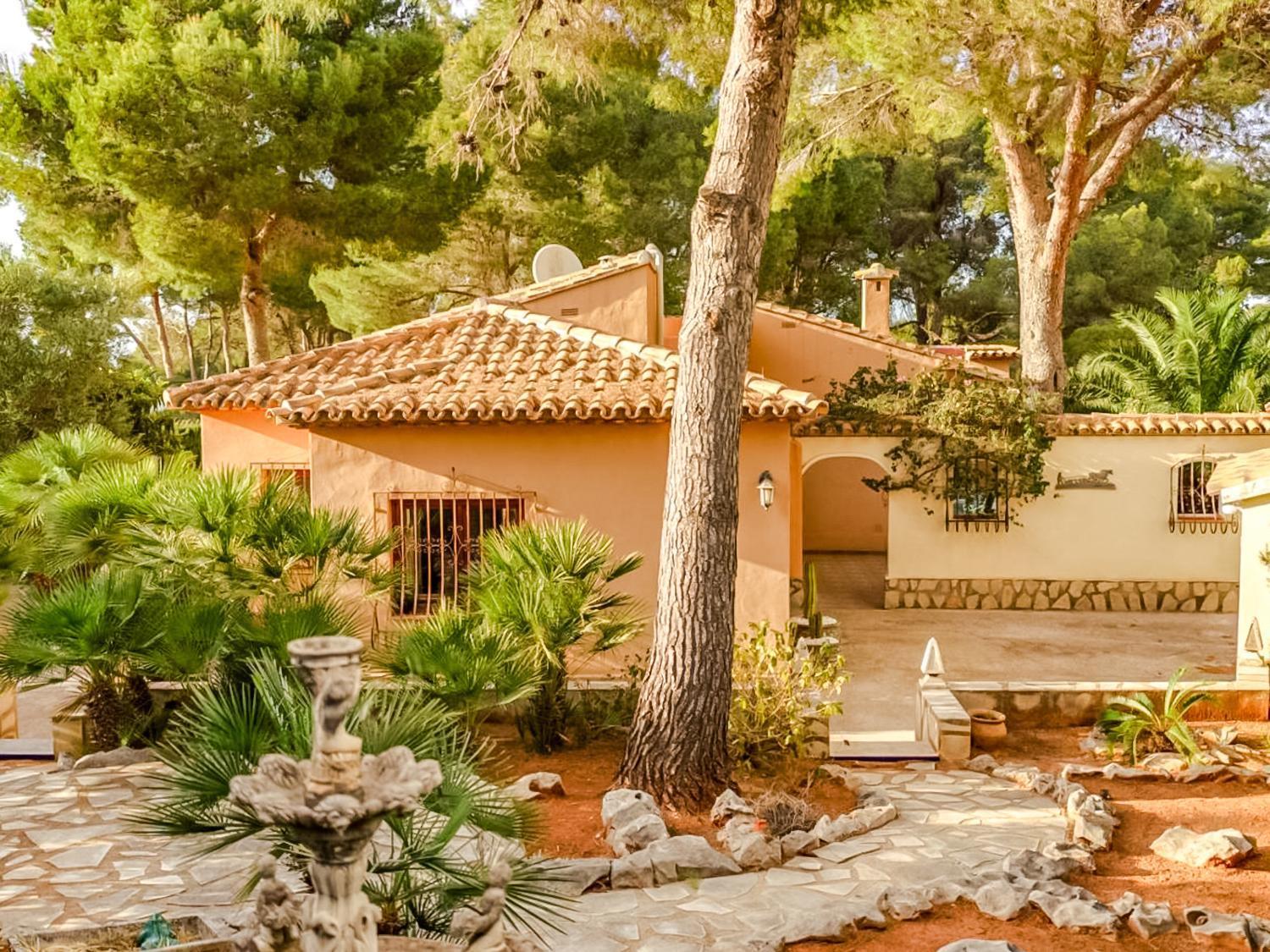 Villa De *