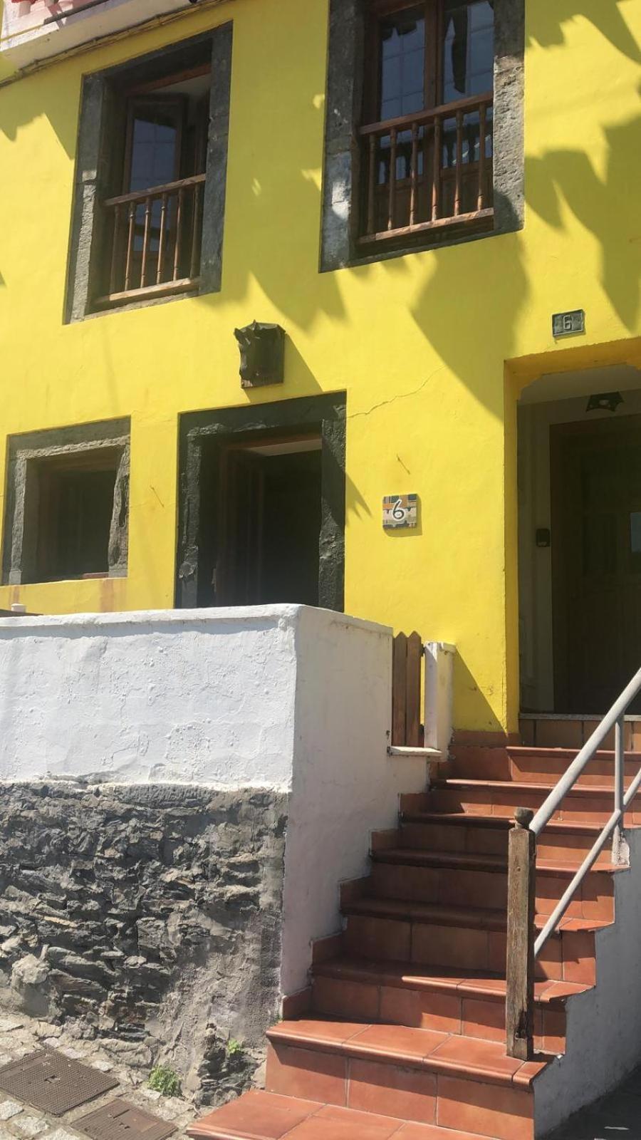 La Casina De La Pena * Luarca