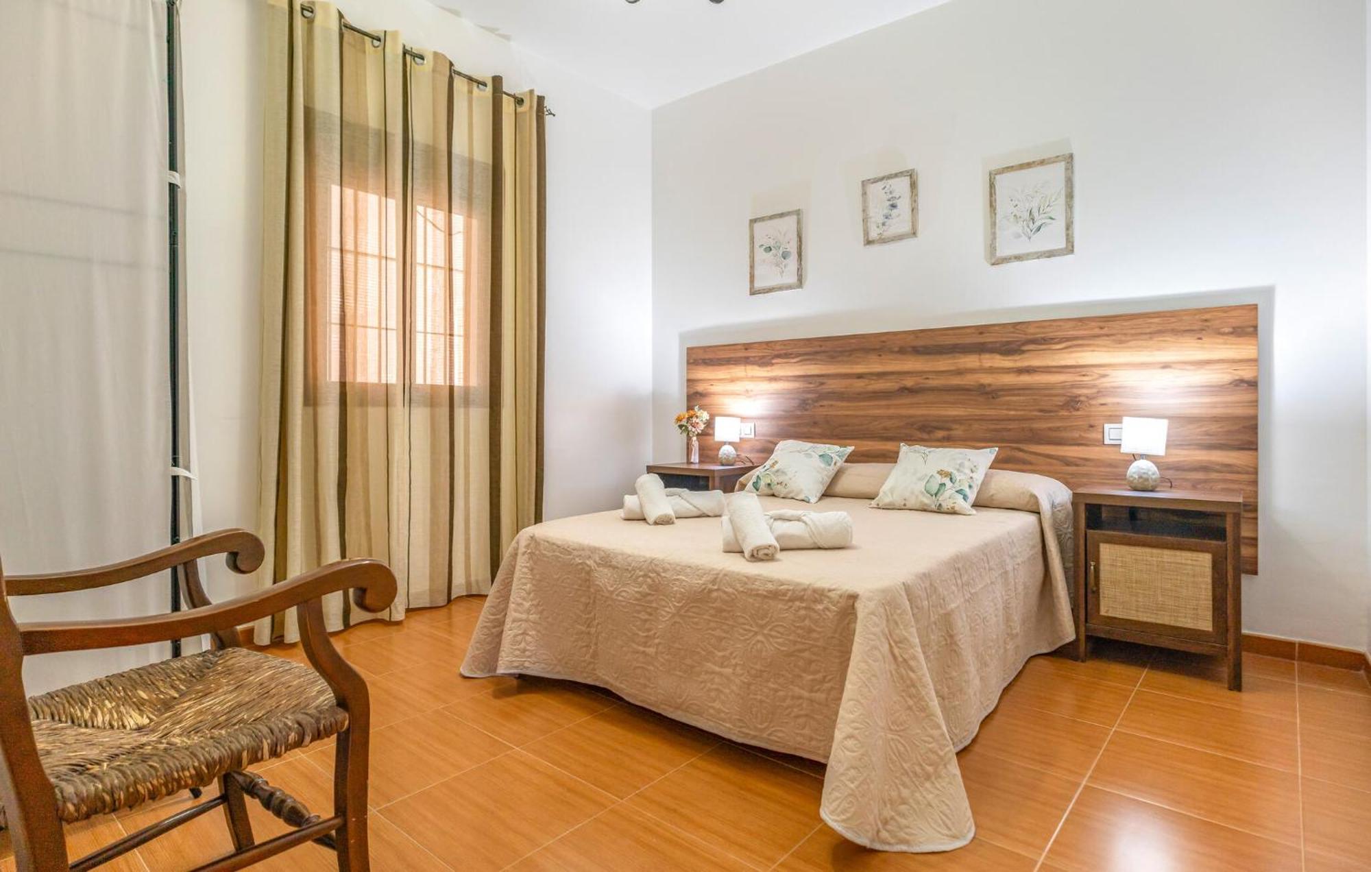 Сasa de vacaciones 4 Bedroom Cozy In Iznájar