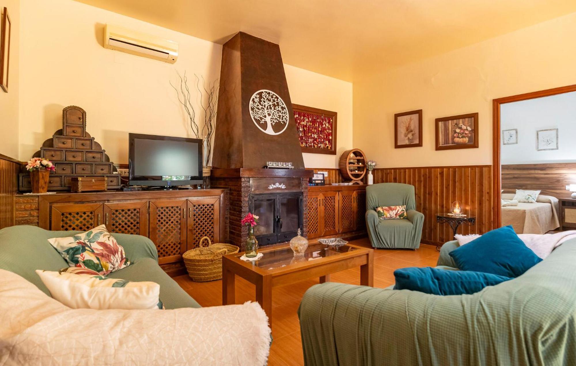 4 Bedroom Cozy In * Iznájar