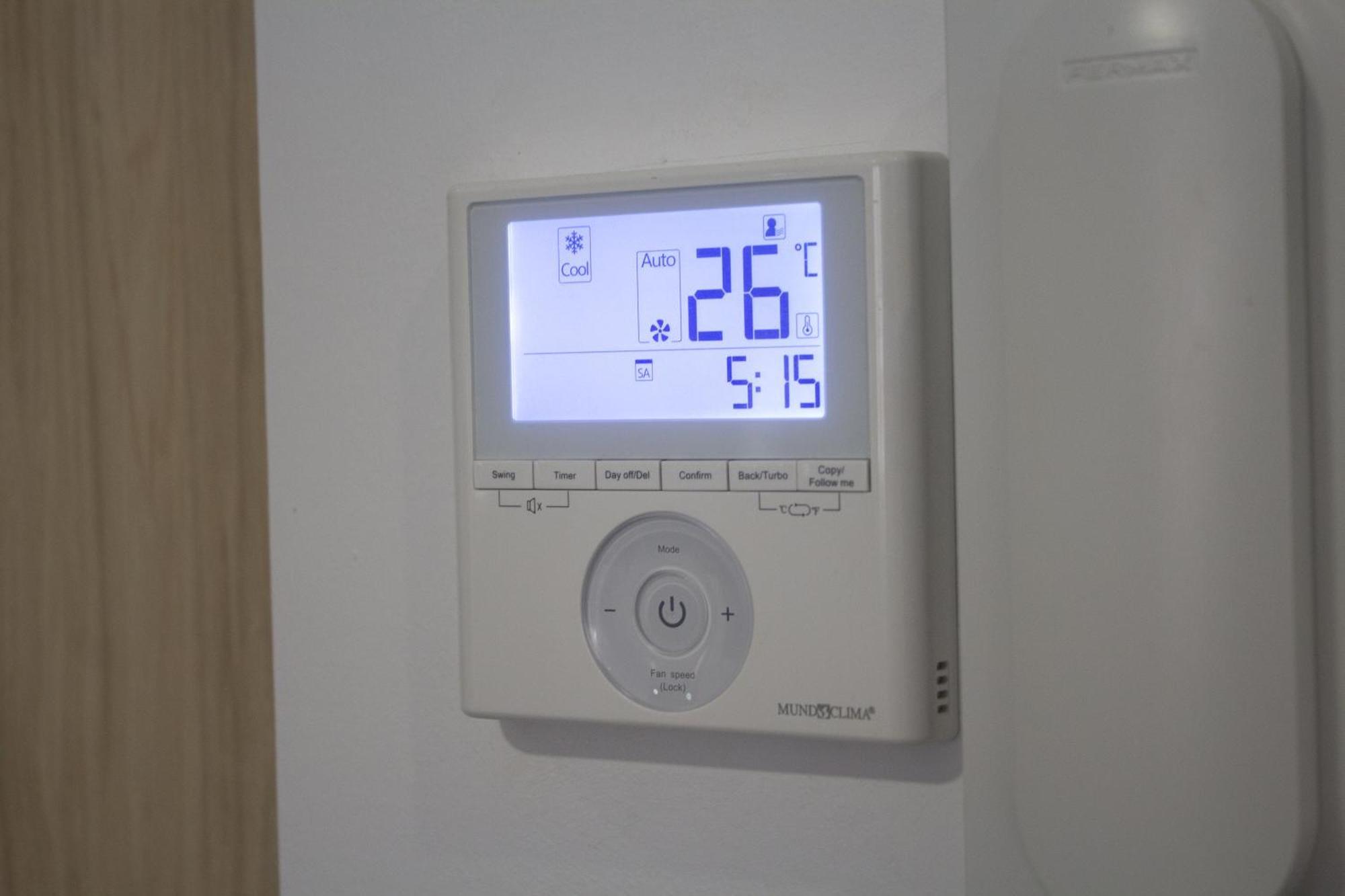 Bajo Moderno En El Centro De Apartment