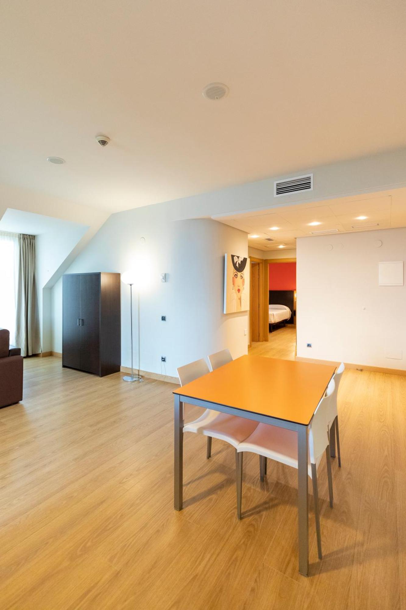 Maritimo Ris Con Garaje Apartamento