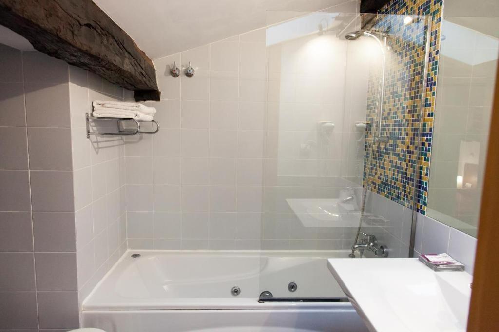 Gastro Hotel La Giraldilla 3* Lierganes