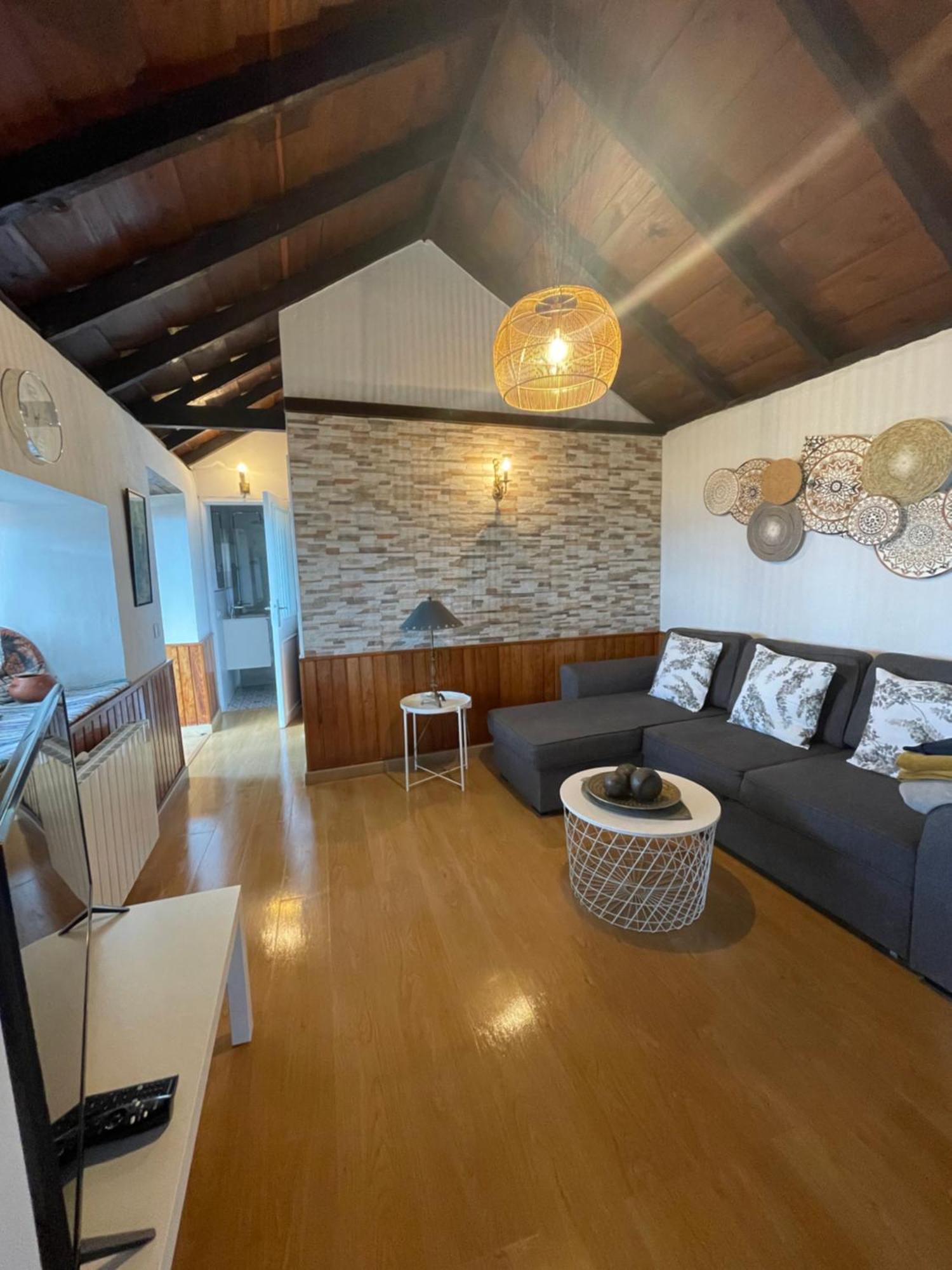 La Casita De *
