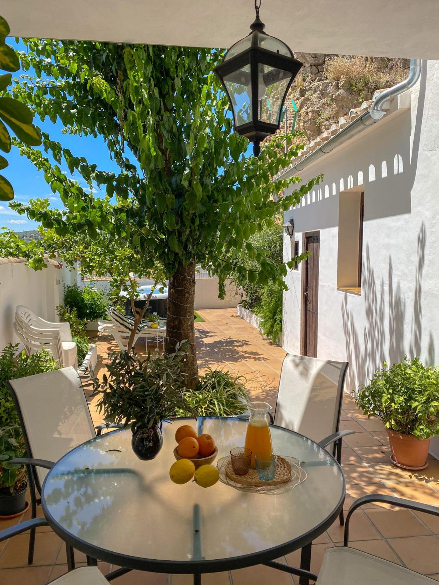 La Villa, Rural
