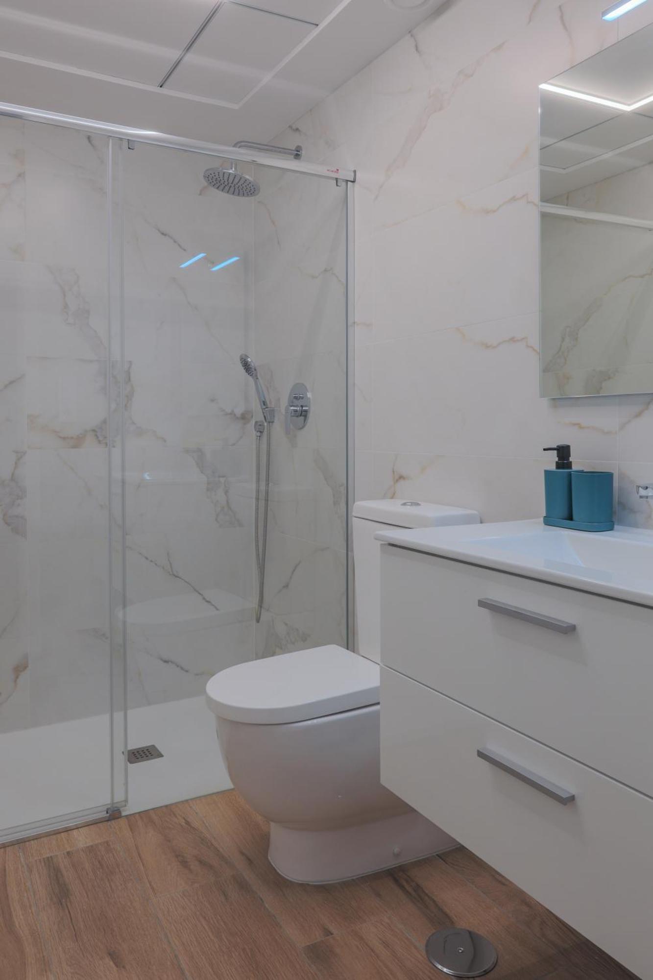 Luxury 2 Bedroom By Coeli Holidays Apartment *