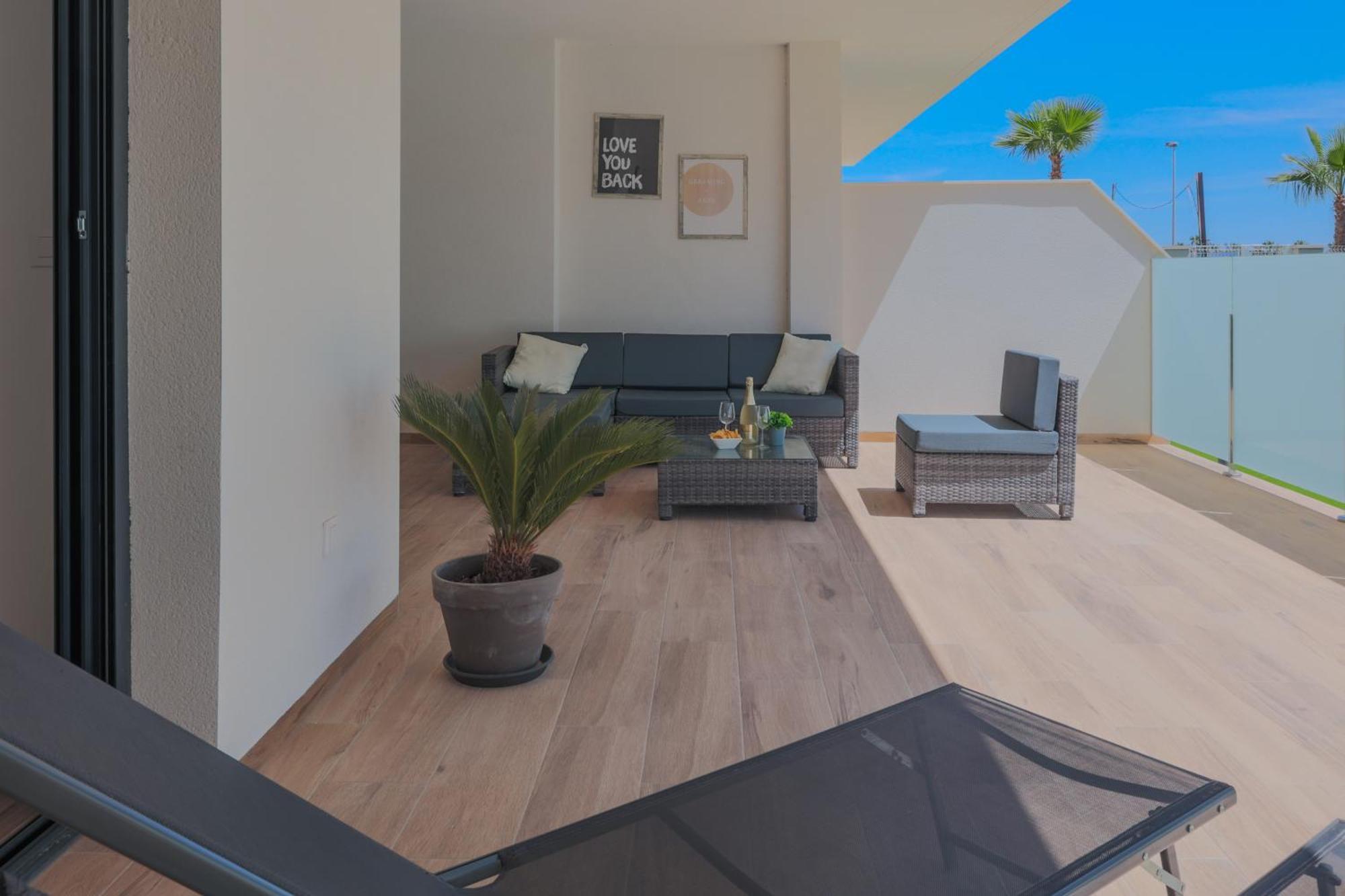 Luxury 2 Bedroom By Coeli Holidays Los Alcazares