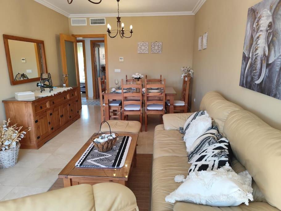 Penthouse Paradiso: 2br Oasis In Del Sol Apartment