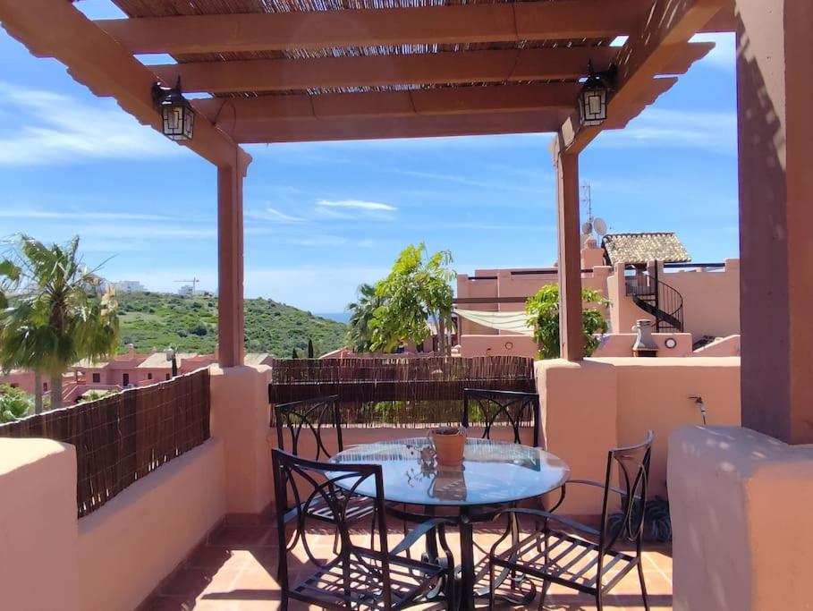Penthouse Paradiso: 2br Oasis In Del Sol * Casares