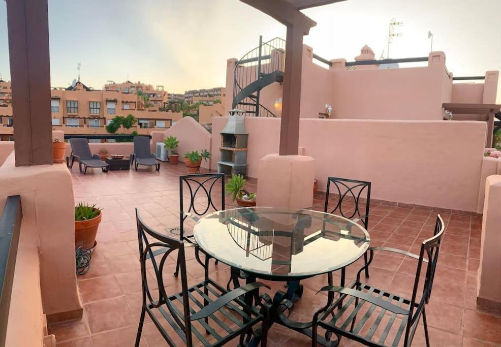 Apartment Penthouse Paradiso: 2br Oasis In Del Sol *