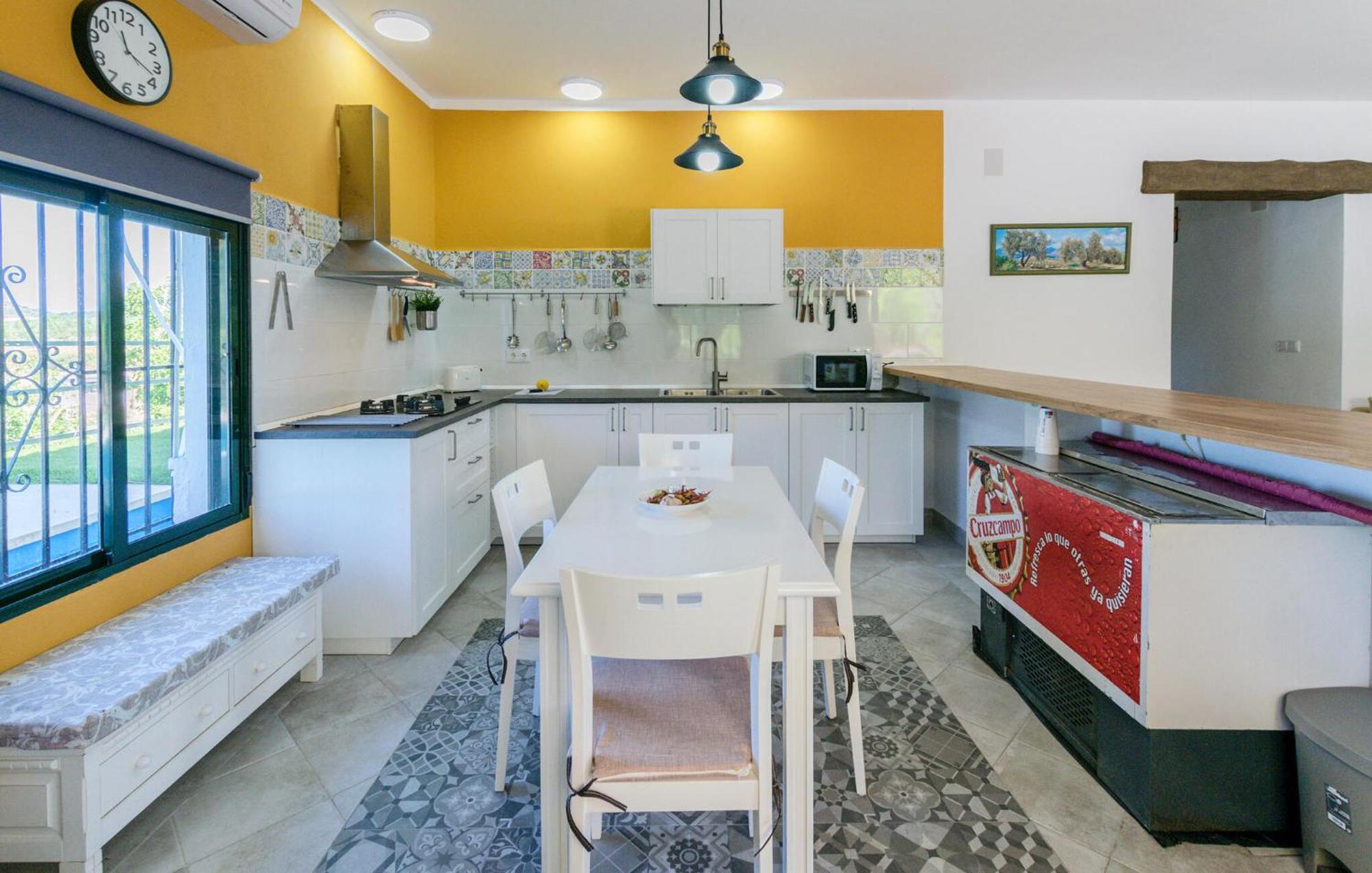 6 Bedroom Amazing In La Puebla De Infan Сasa de vacaciones