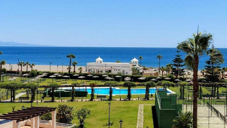 La Noria Playa Sabinillas - Beachfront Apartamento *