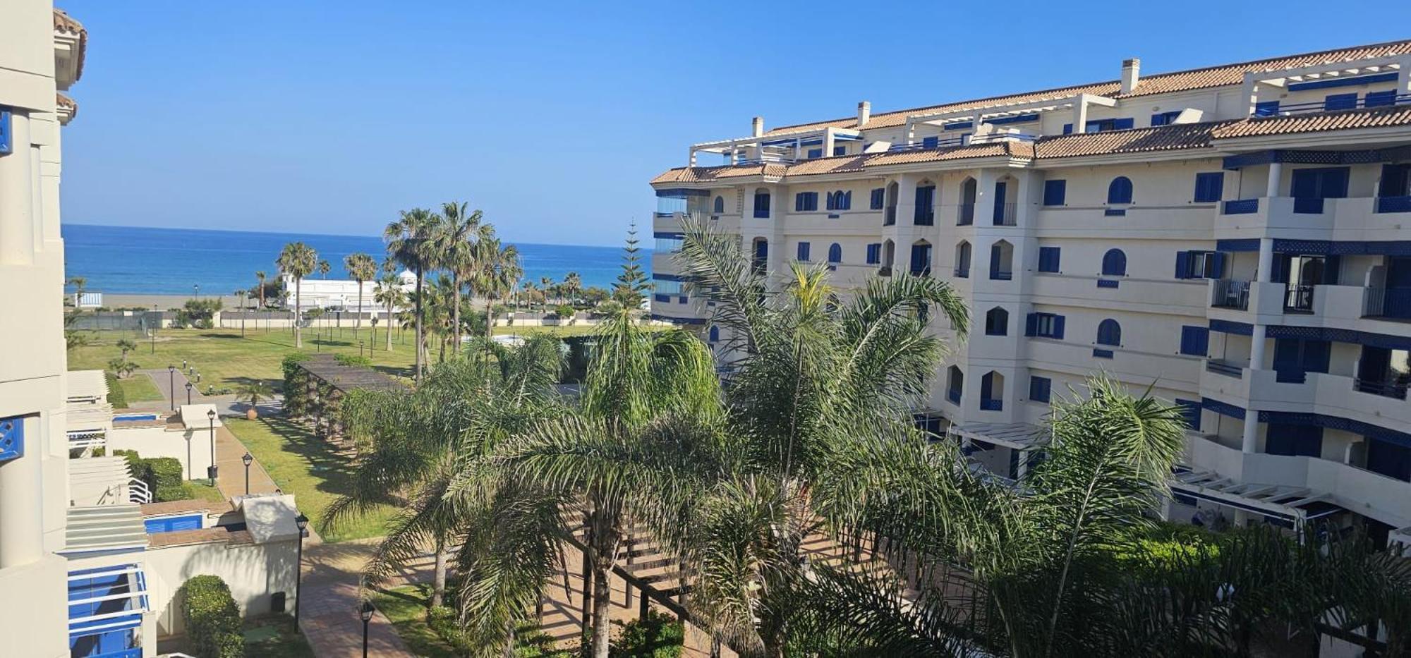 La Noria Playa Sabinillas - Beachfront