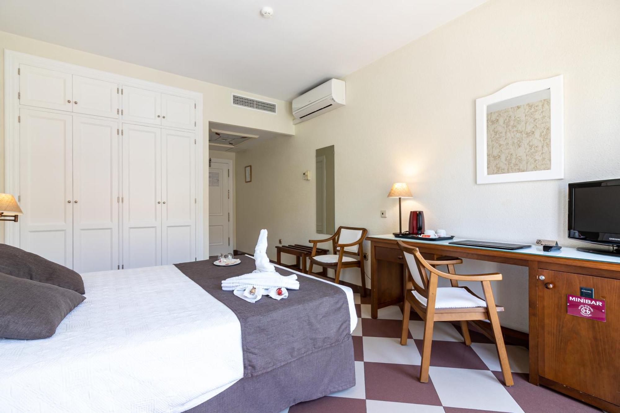 Hotel Avenida Tropical By Bossh! Salobrena
