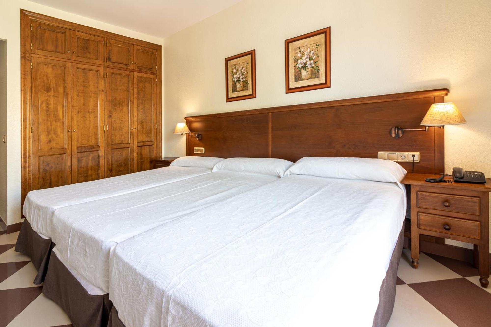 Avenida Tropical 3* Salobreña