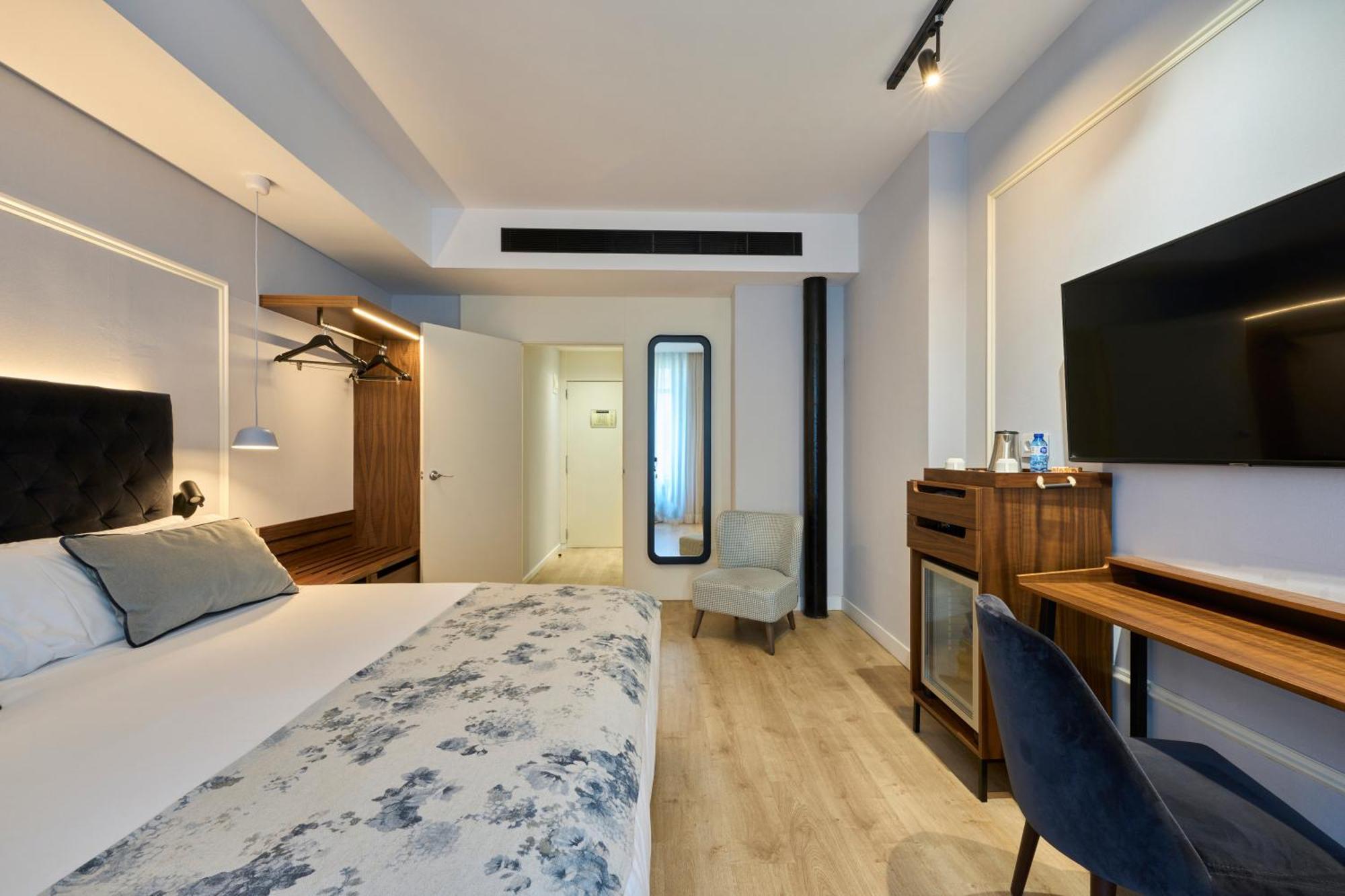 Hotel Catalonia El Pilar 4*