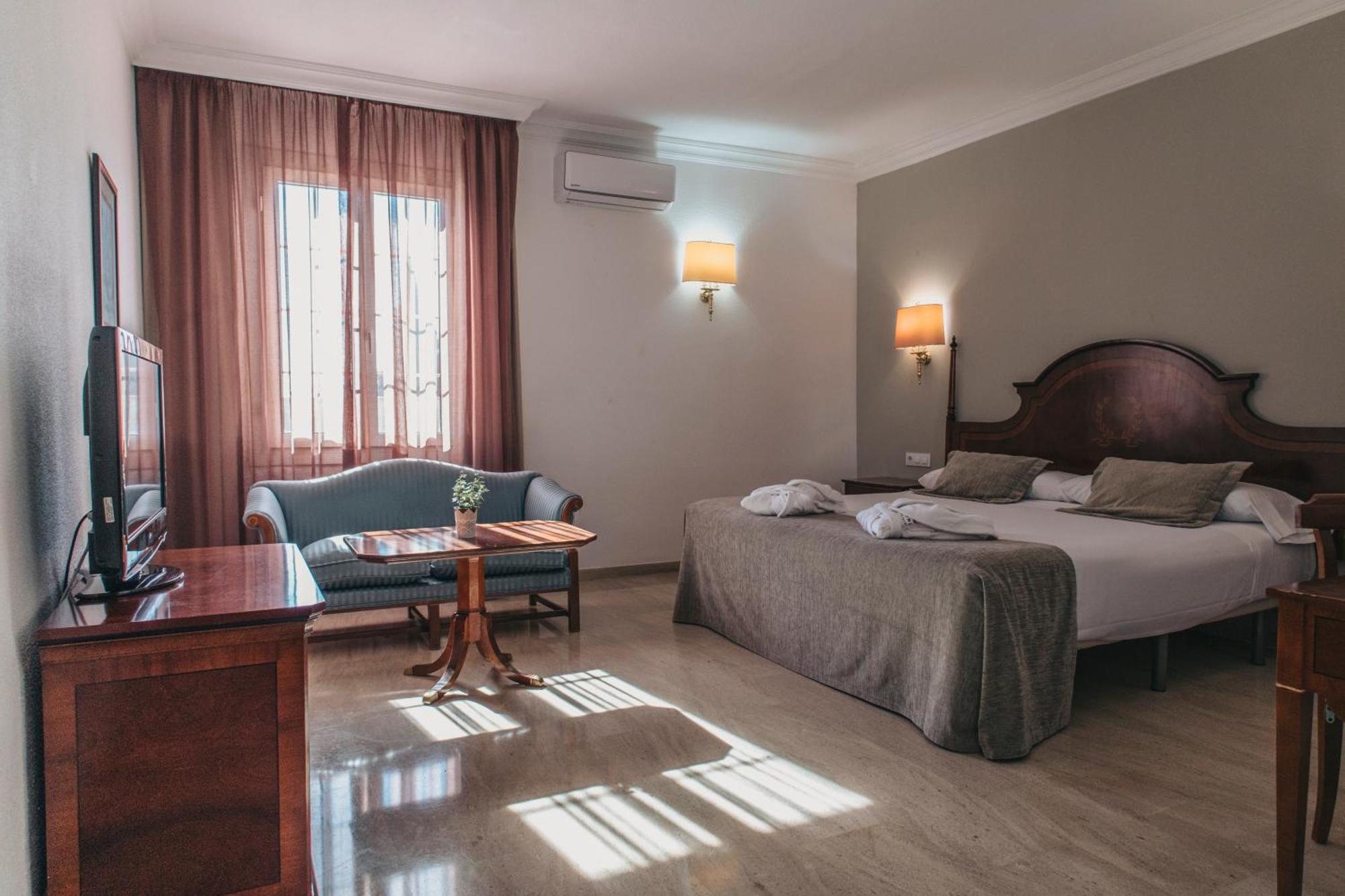 Ayre Hotel