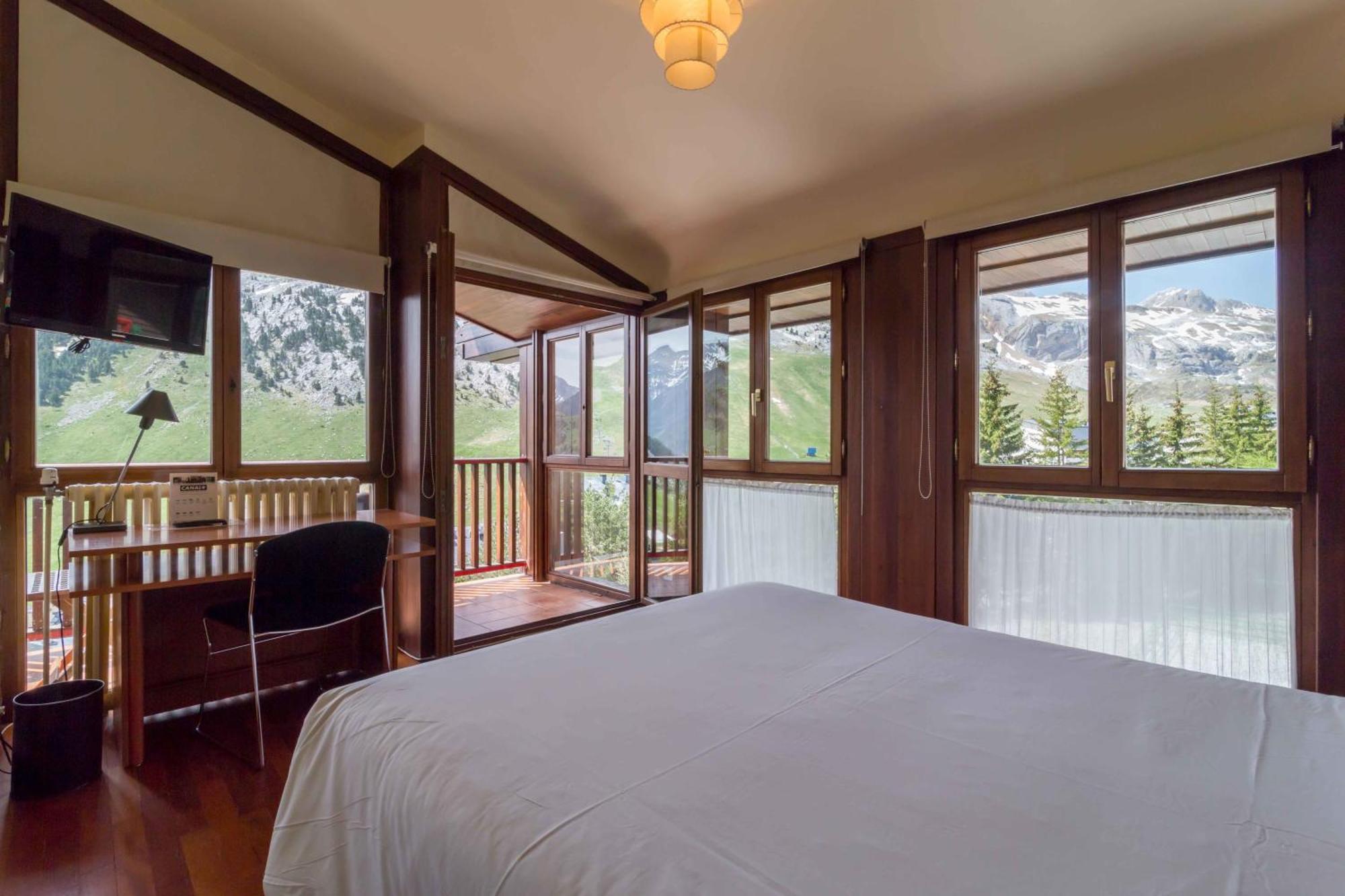 Hotel Snoe Candanchu