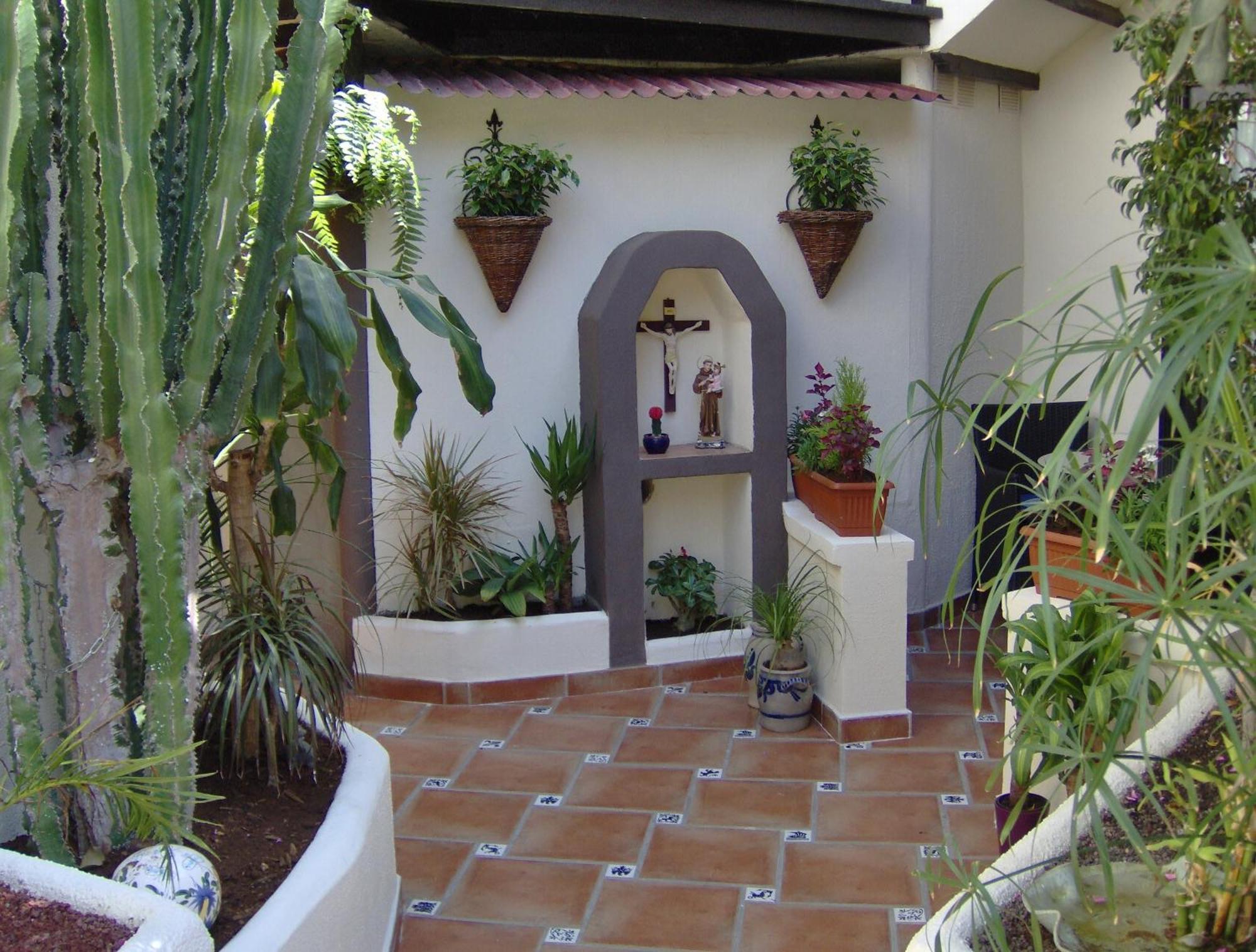 Monasterio De San Antonio *