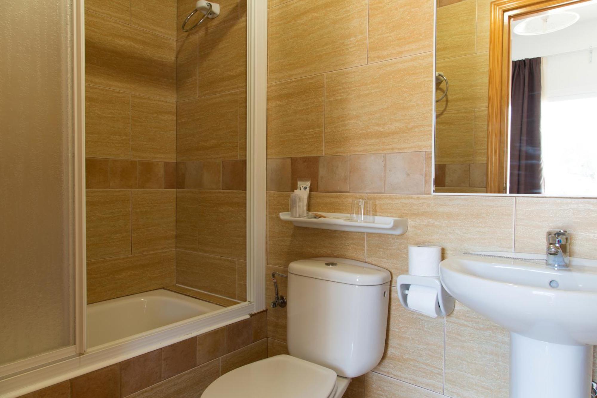 & Entre Pinos-adults Only 3*