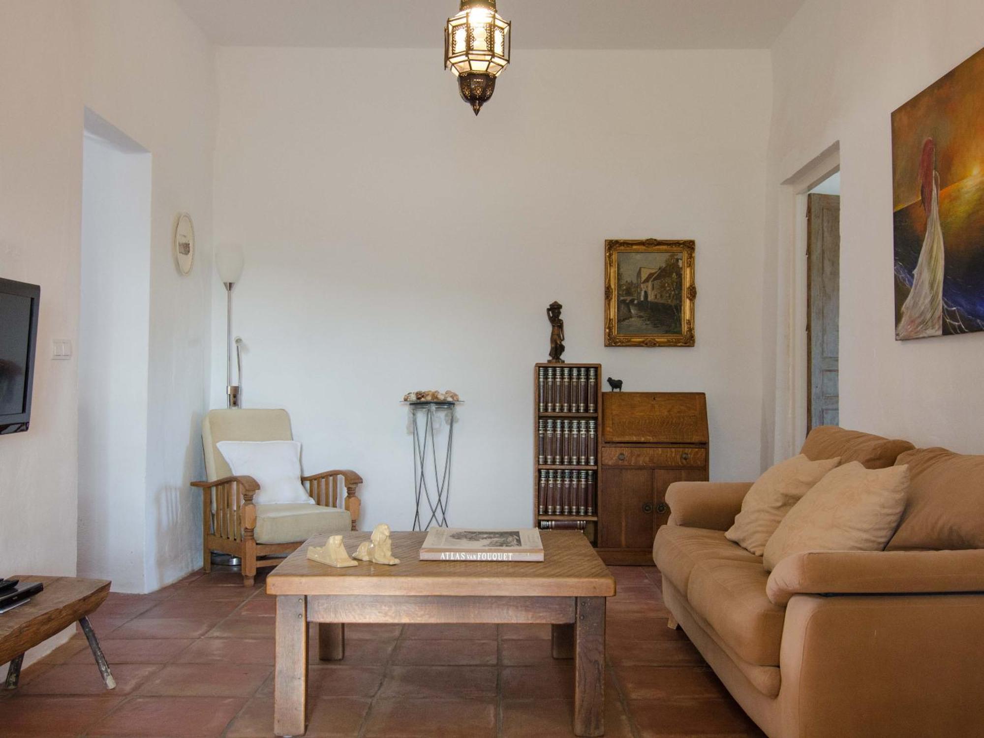 Cortijo Juan Salvador *