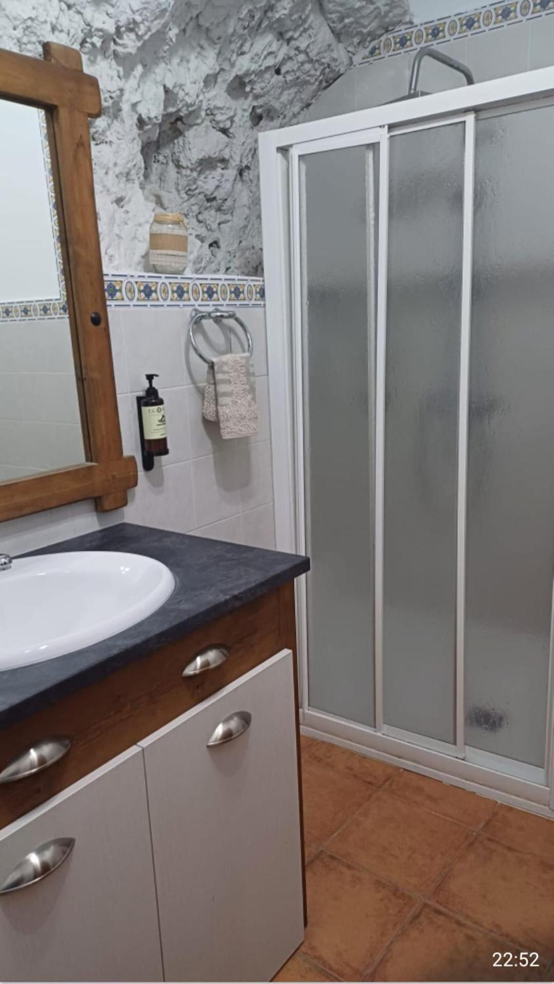 Maribel - Complejo Country house Alcala del Jucar