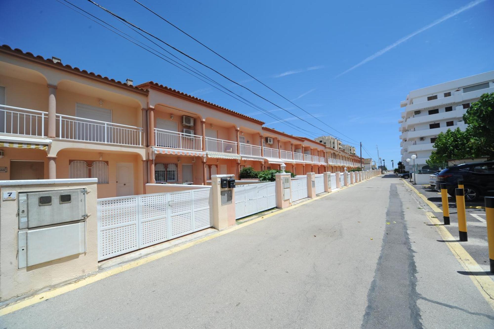Les Orangecosta Holiday home